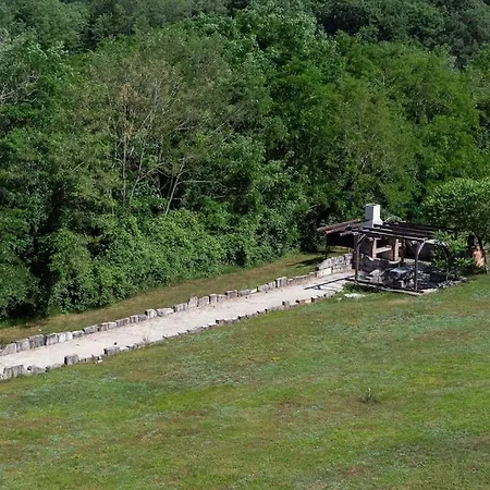 Julijud, Heated Pool, Jacuzzi, Dome And Sauna Vila *