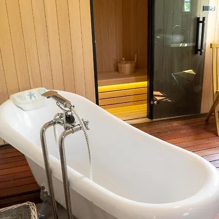 Julijud, Heated Pool, Jacuzzi, Dome And Sauna Villa *