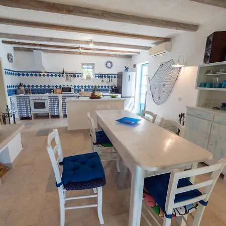 Julijud, Heated Pool, Jacuzzi, Dome And Sauna Vila *