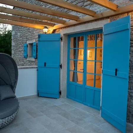 Julijud, Heated Pool, Jacuzzi, Dome And Sauna Vila *