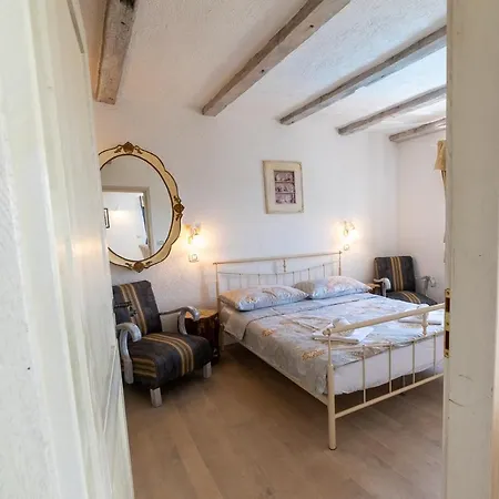 Julijud, Heated Pool, Jacuzzi, Dome And Sauna Villa Brajkovici (Pazin)