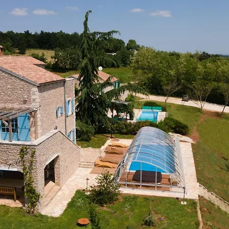 Julijud, Heated Pool, Jacuzzi, Dome And Sauna Vila *