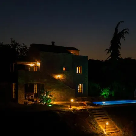 Julijud, Heated Pool, Jacuzzi, Dome And Sauna Vila Brajkovici (Pazin)