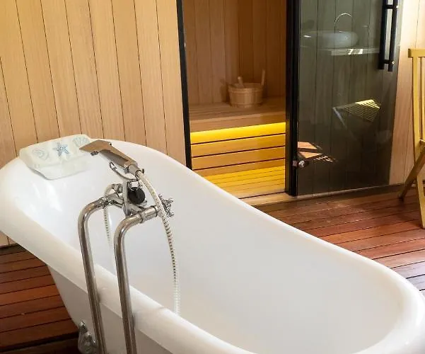 Julijud, Heated Pool, Jacuzzi, Dome And Sauna Villa *