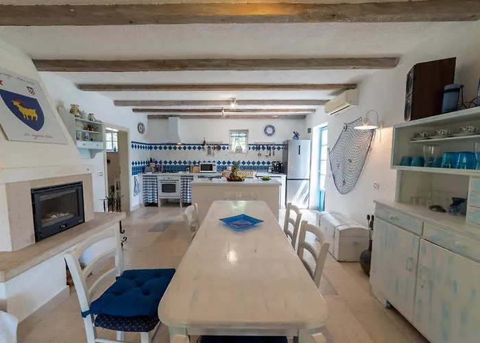 Julijud, Heated Pool, Jacuzzi, Dome And Sauna