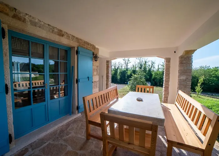 Julijud, Heated Pool, Jacuzzi, Dome And Sauna Villa Brajkovici (Pazin)