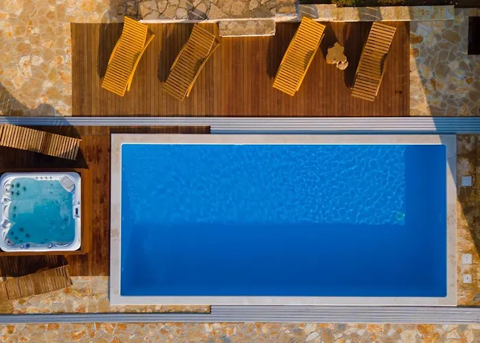 Julijud, Heated Pool, Jacuzzi, Dome And Sauna Villa