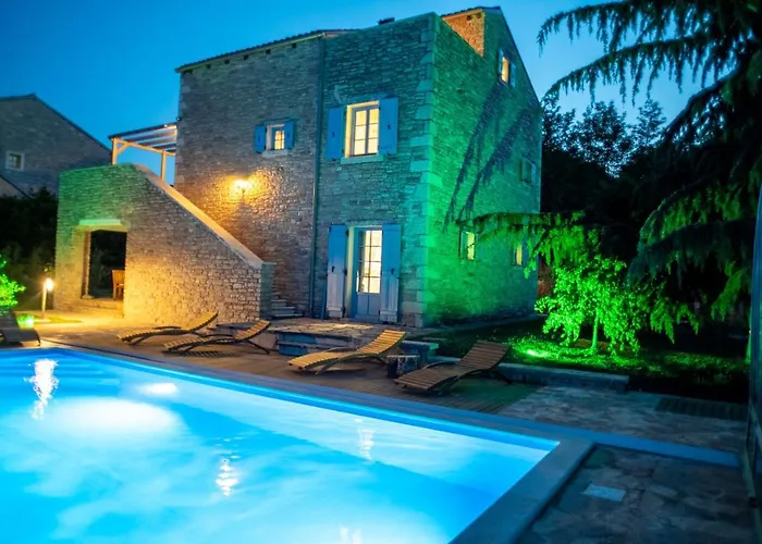 Julijud, Heated Pool, Jacuzzi, Dome And Sauna Villa