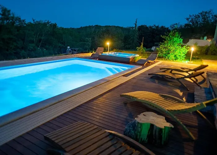 Julijud, Heated Pool, Jacuzzi, Dome And Sauna Villa